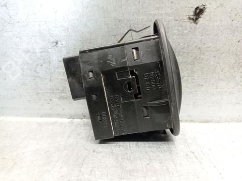 Right front window switch HYUNDAI SANTAMO 2.0 16V | BP27883818I26 