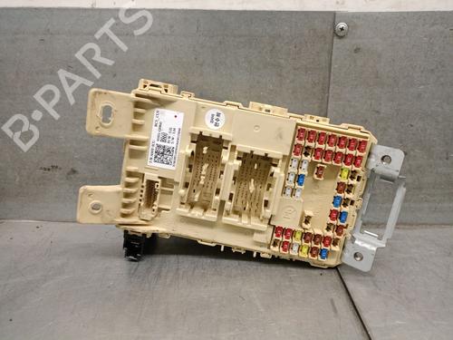 Used Fuse box Fuse box 37152671 37152671