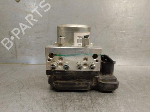 Used ABS pump NISSAN JUKE (F15) 1.6 (113 hp) 30377043