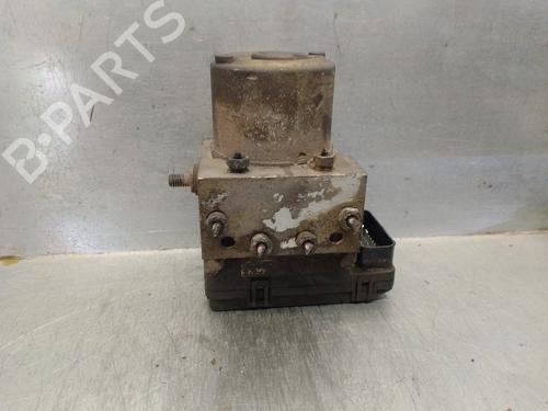 Used ABS pump HYUNDAI TRAJET (FO) 2.0 (136 hp) 13718864