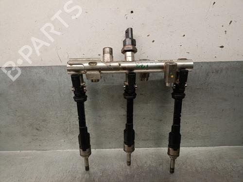 Used Injection rail Injection rail 31068533 31068533