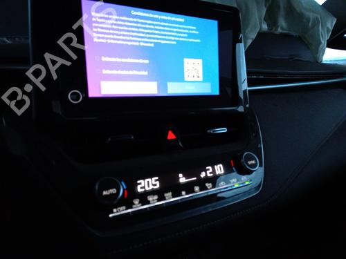 Handskerum TOYOTA COROLLA Saloon (_E21_) 1.8 VVTi Hybrid (ZWE211, MZEA12) | BP23426000C95 - Image 7
