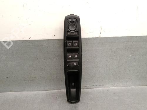 Used Left front window switch RENAULT GRAND SCÉNIC III (JZ0/1_) 1.5 dCi (JZ09, JZ0D, JZ10, JZ14, JZ1G, JZ29, JZ2C) (110 hp) 30263041
