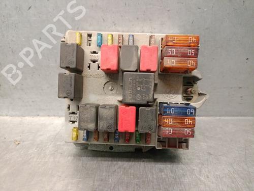 fuse-box-alfa-romeo-147-937_-2000-2001-2002-2003-2004-2005-2006-2007-2008-2009-2010-37873766 main image
