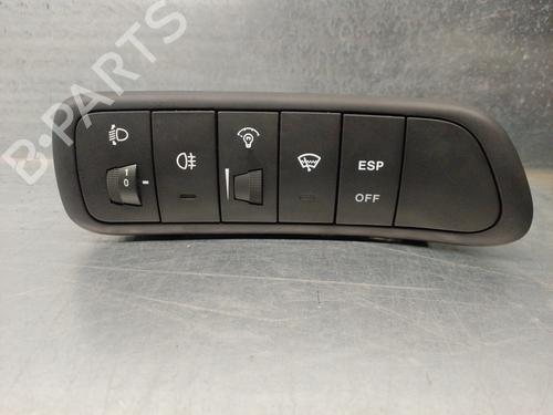 Used Headlight switch Headlight switch 17468015 17468015