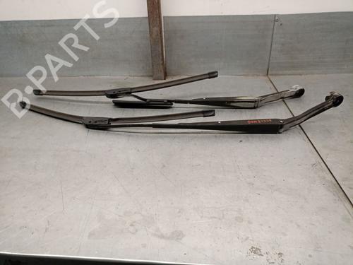Used Front windshield wiper arm KIA CARNIVAL II (GQ) 2.9 CRDi (144 hp) 21579235
