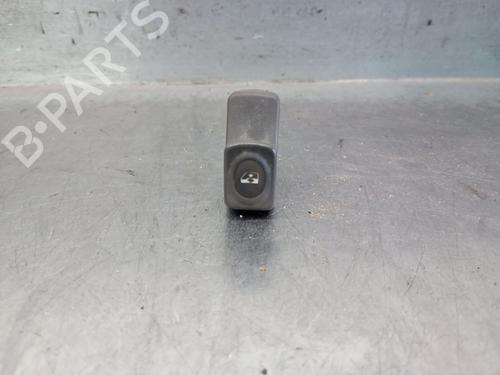 Comutador vidro trás direito Comutador vidro trás direito RENAULT SCÉNIC I MPV (JA0/1_, FA0_) 1.9 dCi RX4 (102 hp) 33873296 33873296