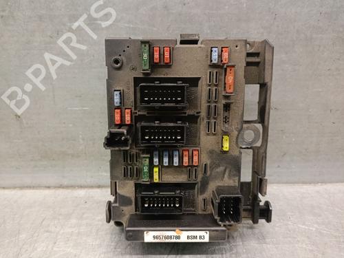 Used Fuse box PEUGEOT 206 Hatchback (2A/C) 1.4 HDi eco 70 (68 hp) 30735006