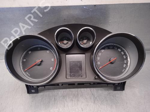 Used Instrument cluster OPEL INSIGNIA A (G09) 2.0 CDTI (68) (131 hp) 12134783