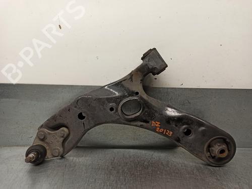 Querlenker links vorne für TOYOTA AURIS (_E18_) 1.8 Hybrid (ZWE186_, ZWE186R) (136 hp) 17365371