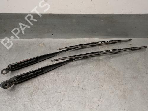 Used Front windshield wiper arm NISSAN TERRANO II (R20) 2.7 TD 4WD (101 hp) 22722968