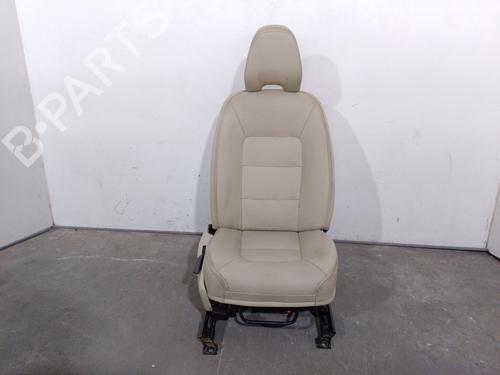Used Right front seat VOLVO XC70 II (136) D4 AWD (181 hp) 27573393