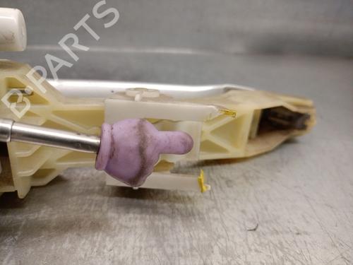Rear left exterior door handle KIA CARENS III MPV (UN) 2.0 CRDi 115 | BP21580644C130 