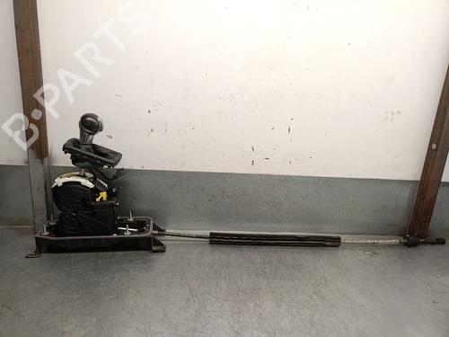 Used Gear lever AUDI A3 Sportback (8VA, 8VF) 1.6 TDI (110 hp) 28608788