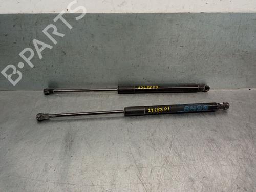 Used Tailgate lift support TOYOTA YARIS (_P13_) 1.5 Hybrid (NHP130_, NHP130) (101 hp) 27715364