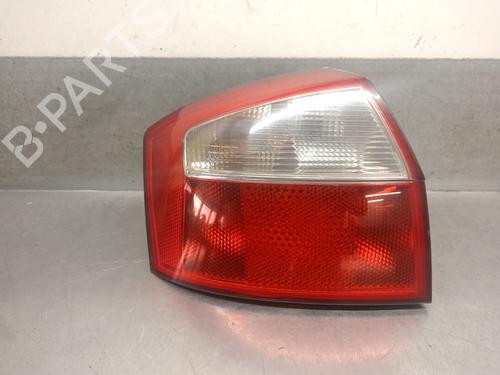Achterlicht links AUDI A4 B6 (8E2) 1.9 TDI (130 hp) 28107305