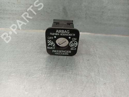 Used Switch TOYOTA YARIS (_P13_) 1.5 (NSP131_) (112 hp) 23426940