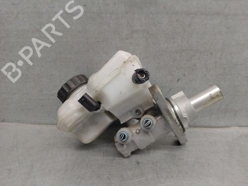 Used Brake master cylinder BMW X1 (F48) sDrive 16 d (116 hp) 26124017