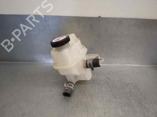 Used Expansion tank TOYOTA YARIS (_P13_) 1.5 Hybrid (NHP130_, NHP130) (101 hp) 15983424