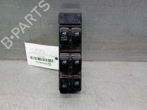Used Left front window switch Left front window switch HYUNDAI SONATA IV (EF) 2.0 16V (131 hp) 33818848 33818848
