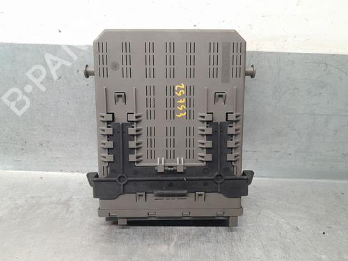 Fuse box PEUGEOT 607 (9D, 9U) 3.0 V6 24V | BP36422052E1 - Image 2
