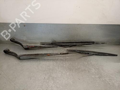 Used Front windshield wiper arm KIA SORENTO I (JC) 2.5 CRDi 4WD (140 hp) 20330601