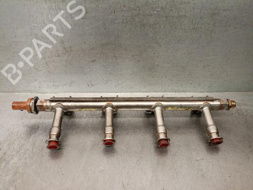 Rail D'Injecteurs SEAT IBIZA IV ST (6J8, 6P8) 1.2 TSI (105 hp) 31307102