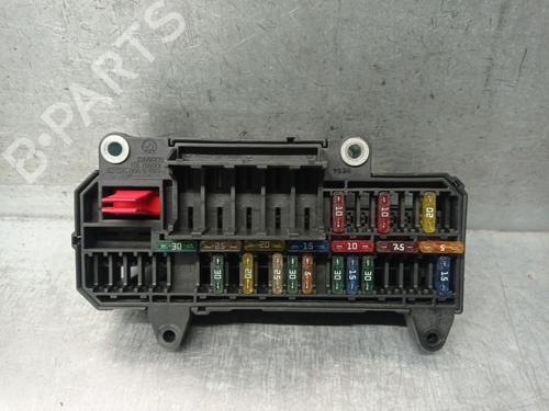 Caja reles / fusibles BMW 7 (E65, E66, E67) 730 d (218 hp) 30441521