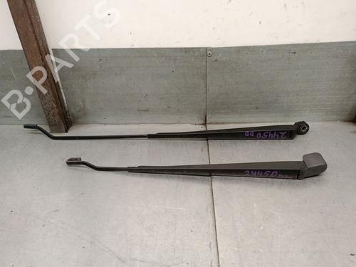 front-windshield-wiper-arm-renault-scenic-i-mpv-ja01_-fa0_-1999-2000-2001-2002-2003-2004-2005-2006-2007-2008-2009-2010-31590568 main image