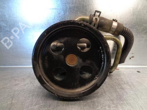 Used Steering pump FORD FIESTA V (JH_, JD_) 1.3 (69 hp) 8826515