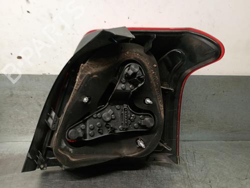 Clignotant avant gauche TOYOTA AVENSIS (_T25_) 2.2 D-4D (ADT251_, ADT251R) | BP30396547C32