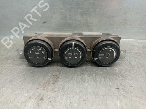 Used Climate control NISSAN X-TRAIL I (T30) 2.2 dCi (136 hp) 8218039