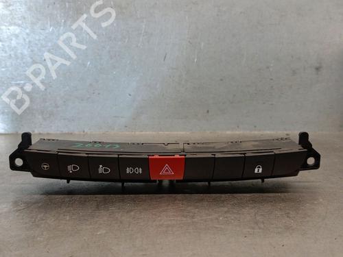 switch-fiat-500l-351_-352_-2012-37430561 main image