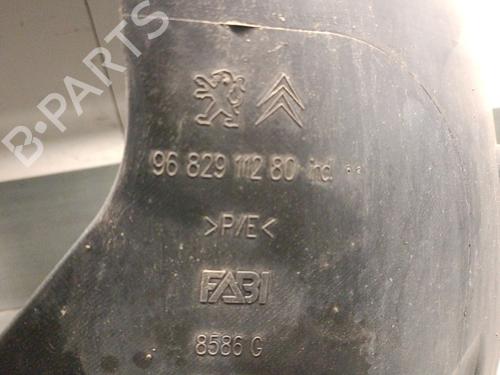Wheel arch PEUGEOT 3008 I MPV (0U_) 1.6 HDi | BP28381240C56