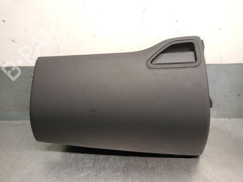 Handskerum TOYOTA AURIS (_E18_) 1.6 (ZRE181_, ZRE185_, ZRE185R, ZRE181R) (132 hp) 30598337