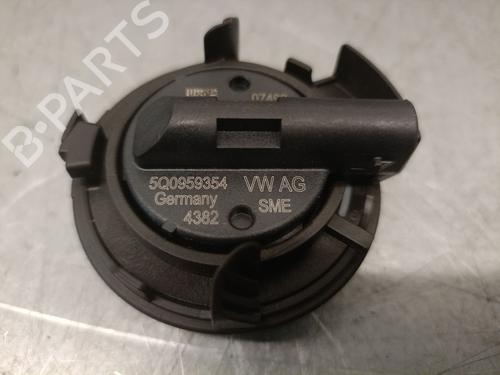 Electronic module VW TOURAN (5T1) 2.0 TDI | BP23082224M83 - Image 3