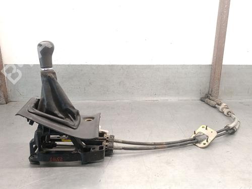 Used Gear lever TOYOTA COROLLA (_E12_) 2.0 D-4D (CDE120R, CDE120L_) (116 hp) 28291618