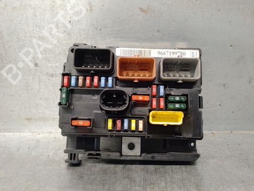 Used Fuse box Fuse box CITROËN C3 Picasso (SH_) 1.6 HDI 90 (92 hp) 33198951 33198951