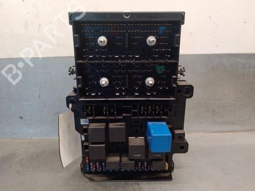 Used Fuse box CHRYSLER VOYAGER / GRAND VOYAGER III (GS_, NS_) 3.8 (178 hp) 32329641