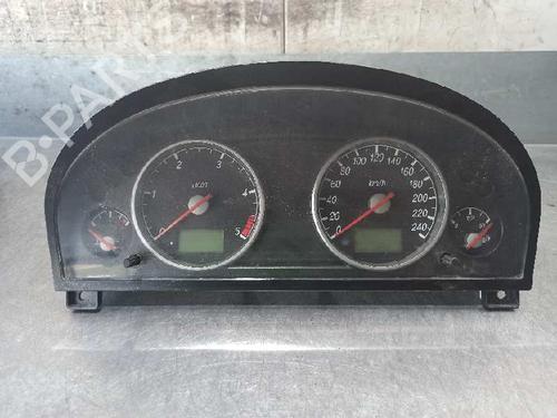 Used Instrument cluster FORD MONDEO III Saloon (B4Y) 2.0 16V TDDi / TDCi (115 hp) 8193051
