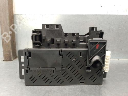 Used Fuse box Fuse box 36887122 36887122