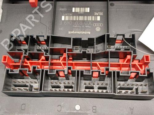 Fuse box SEAT LEON (1P1) 2.0 TDI 16V | BP33675306E1 - Image 4