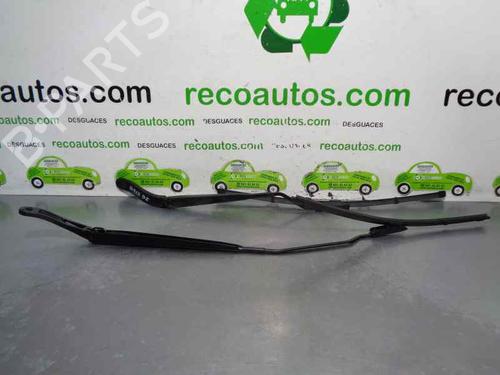 Used Front windshield wiper arm RENAULT MEGANE IV Hatchback (B9A/M/N_) [2015-2025]  5630046