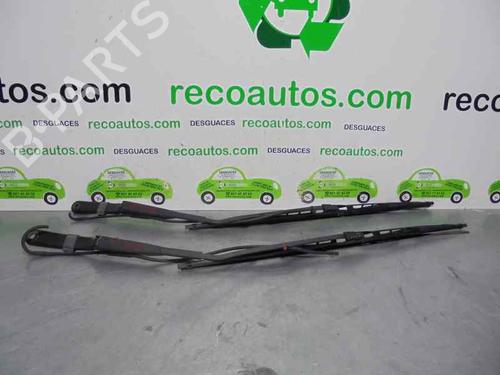 Used Front windshield wiper arm RENAULT MASTER II Van (FD) 2.5 dCi (120 hp) 4868975