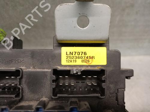 Fuse box RENAULT KOLEOS I (HY_) 2.0 dCi (HY0K) | BP31966595E1 - Image 5