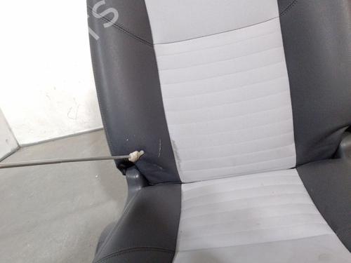 Right front seat VOLVO C30 (533) 1.6 D | BP38046509C16 - Image 9