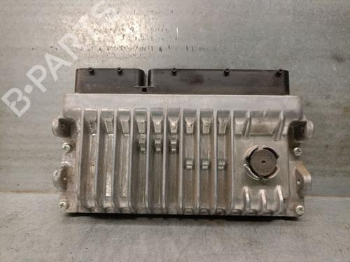 Used Engine control unit (ECU) TOYOTA YARIS (_P13_) 1.5 Hybrid (NHP130_) (101 hp) 25238903