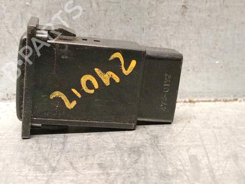 Switch TOYOTA COROLLA Verso (ZER_, ZZE12_, R1_) 2.2 D-4D (AUR10_, AUR10R) | BP30470600I30