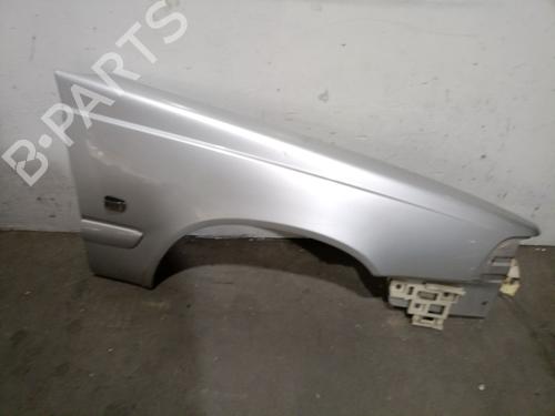 Used Right front fenders VOLVO V70 I (875, 876) 2.4 (140 hp) 29312198