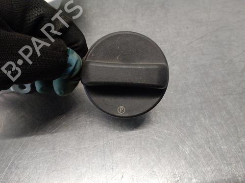 Fuel flap TOYOTA AURIS (_E18_) 1.8 Hybrid (ZWE186_, ZWE186R) | BP15421933C131 